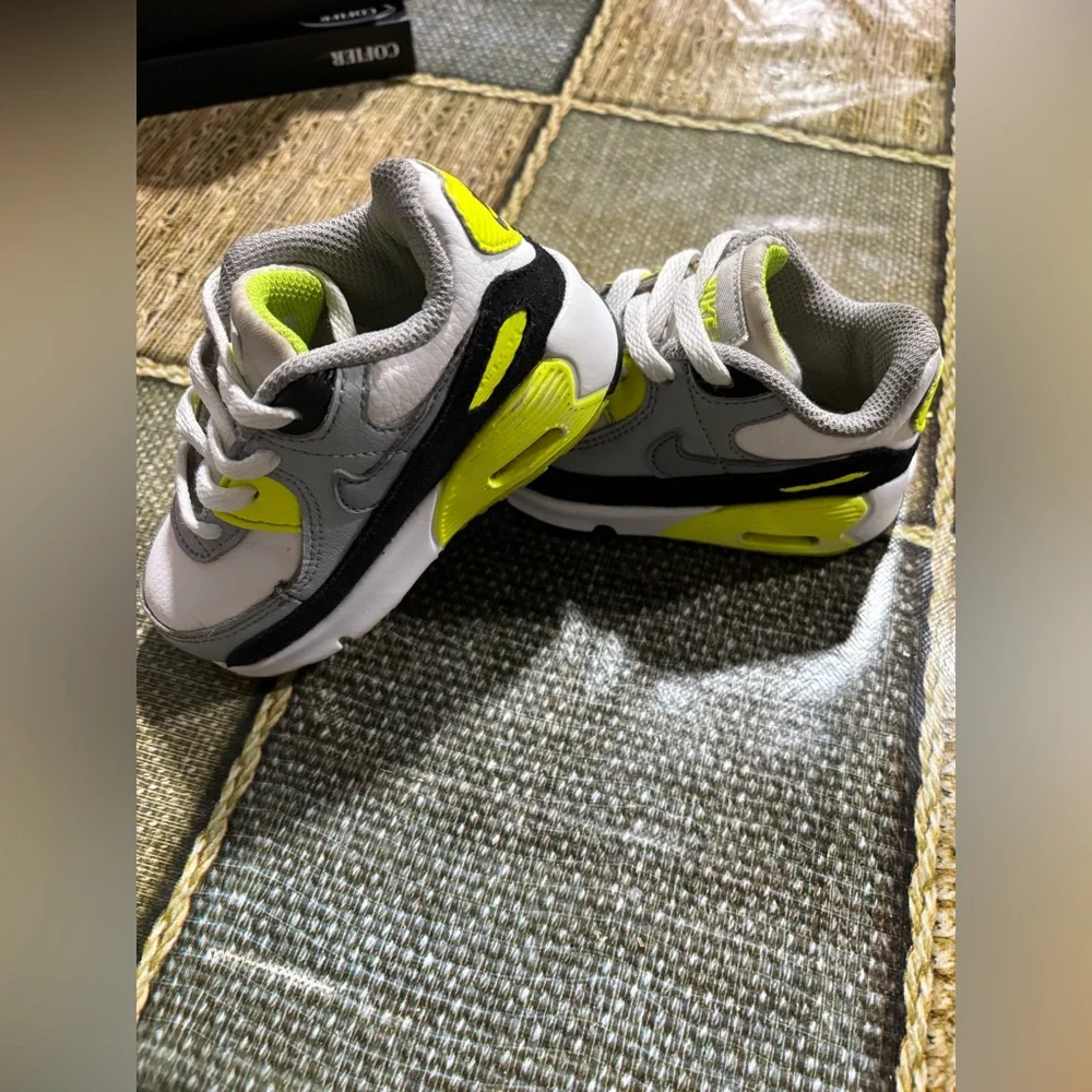 Nike Air Max Kids Grey with Neon Yellow & Black Accent Sneakers - Picture 3 of 12
